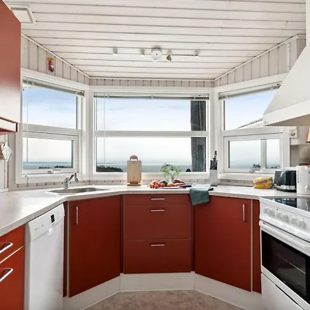 Gjuro - 800m From The Sea By Interhome